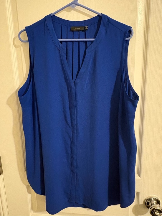Apt. 9 Tops - Apt. 9 Royal Blue Sleeveless V-Neck Camisole